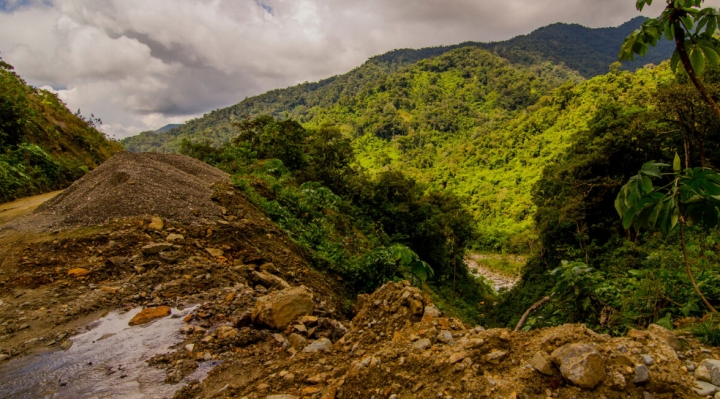 Nueva carretera en Amazonia peruana pone en riesgo a indígenas en aislamiento