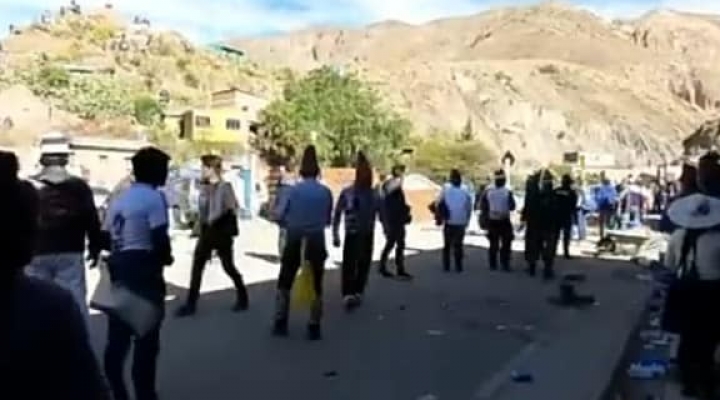 Pugna interna en el MAS deja dos muertos y heridos en Tinguipaya, Potosí 