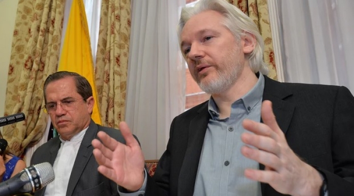 Expectativa y confusión por posible expulsión de Assange de la embajada de Ecuador en Londres