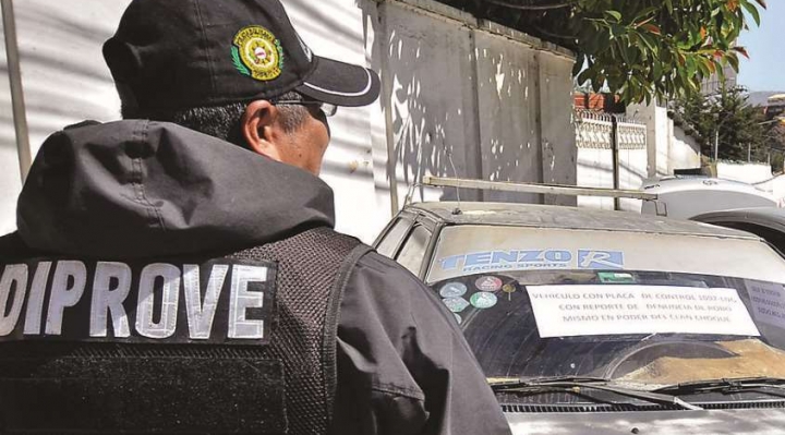 Diprove admite que al menos 120 vehículos robados en Chile estarían en Bolivia