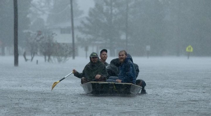 Huracán Florence deja al menos 11 muertos y se esperan más lluvias