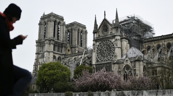 Notre Dame sobrevivió y Francia ya piensa en cómo reconstruirla