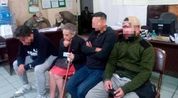 Valda denuncia que cuatro militares infiltrados actuaron en la detención de tres activistas paceños