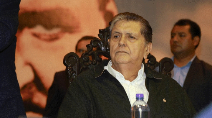 Expresidente Alan García se disparó en la cabeza para evitar ser arrestado y su estado es grave