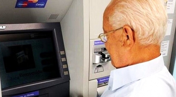 La inclusión digital de los adultos mayores desafía a la banca