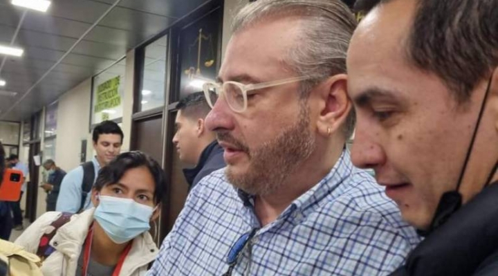 Endurecen detención domiciliaria de Calvo; será 24 horas y no tendrá salida laboral