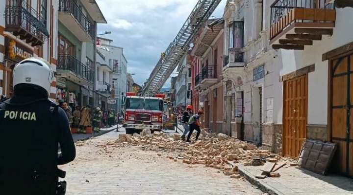 Terremoto en Ecuador: al menos 14 muertos y 380 heridos por un fuerte sismo de magnitud 6,8