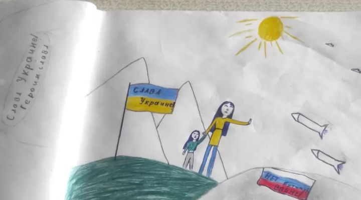 Masha, la niña rusa separada de su padre e internada en un centro de menores por hacer un dibujo contra la guerra