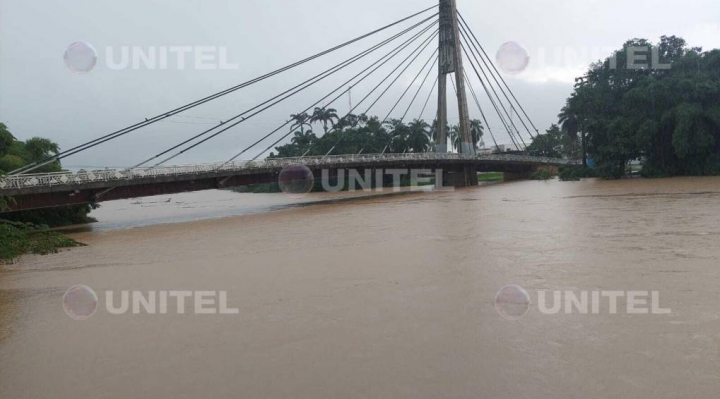 Casi 300 familias evacuadas ante aumento del caudal del río Acre en Cobija, el Gobierno envía ayuda