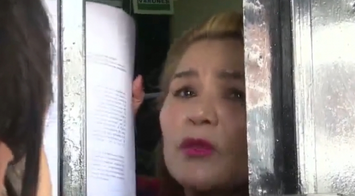 Denuncian que guardias del penal de Miraflores impiden a Añez recibir carta dirigida a la CIDH