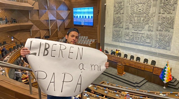 Luis Fernando Camacho Parada en el Legislativo: "liberen a mi papá"