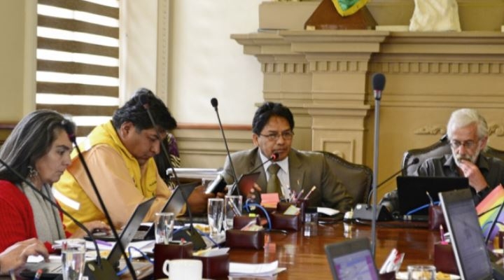 Incertidumbre: Susz declinó a la presidencia del Concejo, Colque sumó su votó al MAS y Chacón pidió licencia