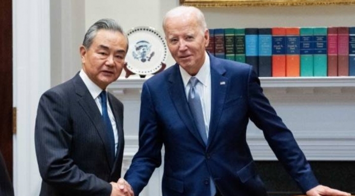 Sorpresiva reunión de Biden con el ministro de Relaciones Exteriores de China