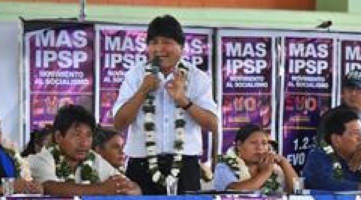 Evo Morales ratifica su "lucha" para defender el congreso que le reeligió como líder del MAS