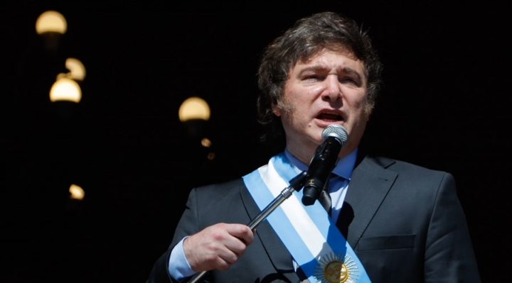 Argentina declaró en emergencia el sector transporte y la distribución de electricidad y gas