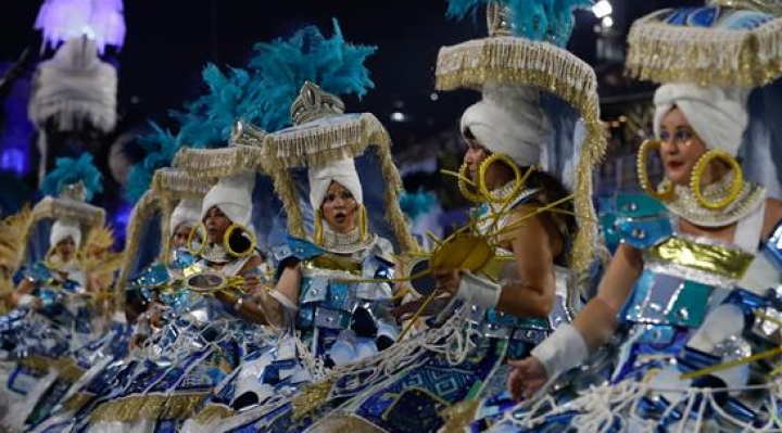 El Carnaval de Río traduce al samba un 'bestseller' sobre la esclavitud en Brasil