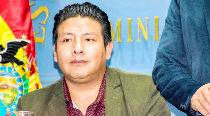 Gobernador Quispe: "Quieren llevarse (a la selección) a El Alto, a Santa Cruz"