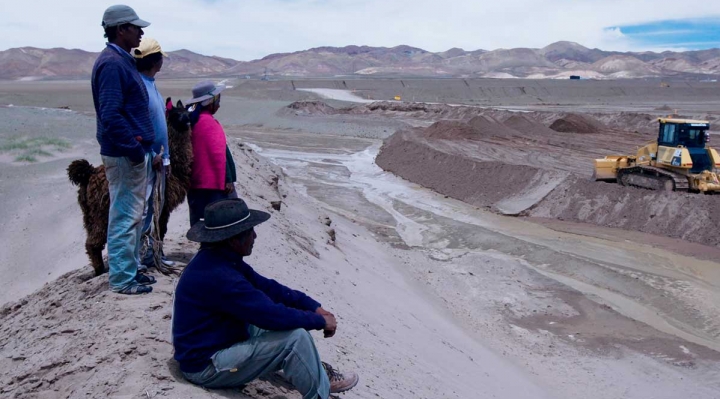 Indígenas de Bolivia, Chile y Argentina se reúnen en Uyuni para debatir efectos de la minería en sus territorios