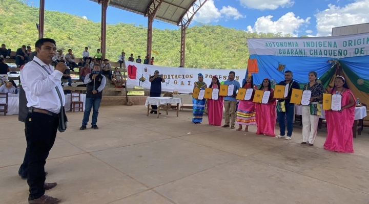 Entrega de credenciales y posesión de autoridades sella el gobierno indígena de Huacaya, tras 15 años de lucha