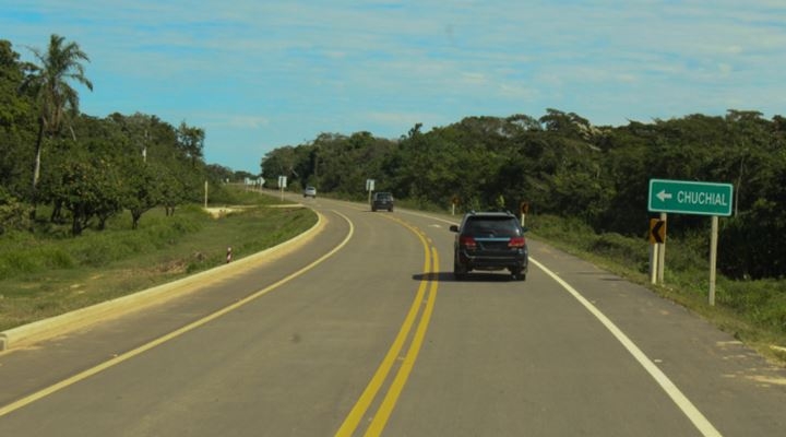 Denuncian fisuras en la carretera Trinidad San Ignacio de Moxos inaugurada hace una semana