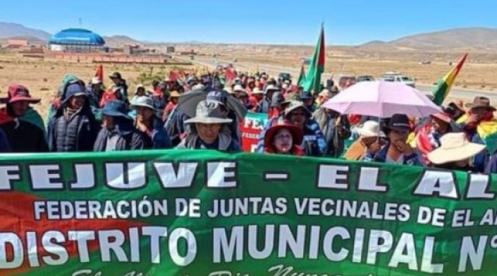 Fejuve de El Alto marcha a La Paz en demanda de conclusión de carretera a Viacha e inversión de Bs 210MM en enlosetados