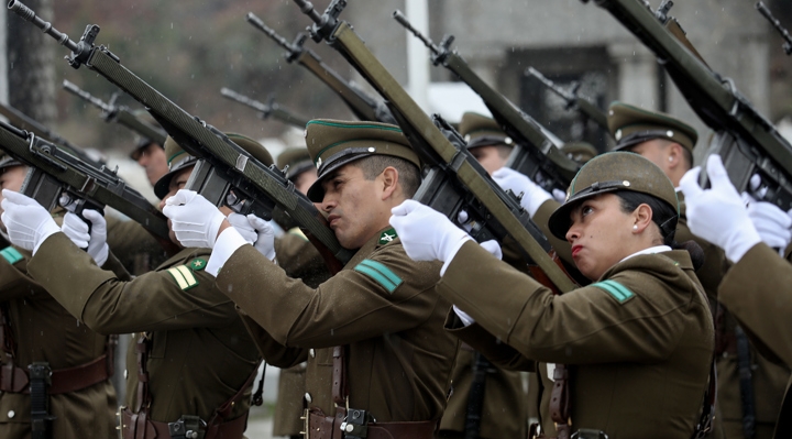 El sur de Chile celebra emotivos funerales para los tres carabineros asesinados