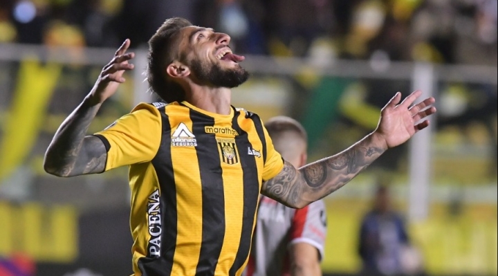 Suspenso: gol del Tigre luego de una larga revisión en el VAR