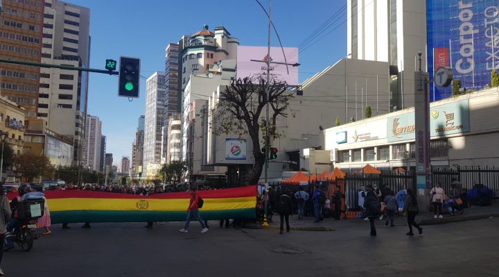 El centro de la ciudad de La Paz amanece bloqueado por mineros de Mallku Khota