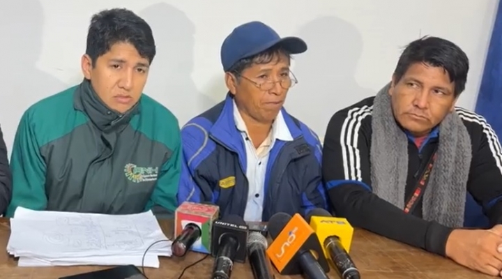  Productores agrícolas suscriben acuerdo con la ANH y levantan el bloqueo en los valles cruceños