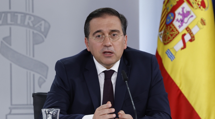 Sánchez retira a la embajadora de España en  Argentina y Milei le responde que es “un disparate propio de un socialista arrogante”