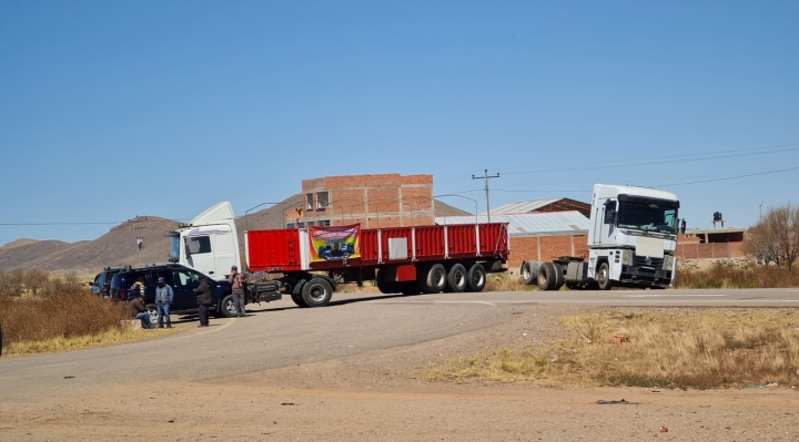 Transporte pesado da plazo de 72 horas al Presidente para que convoque a dialogar