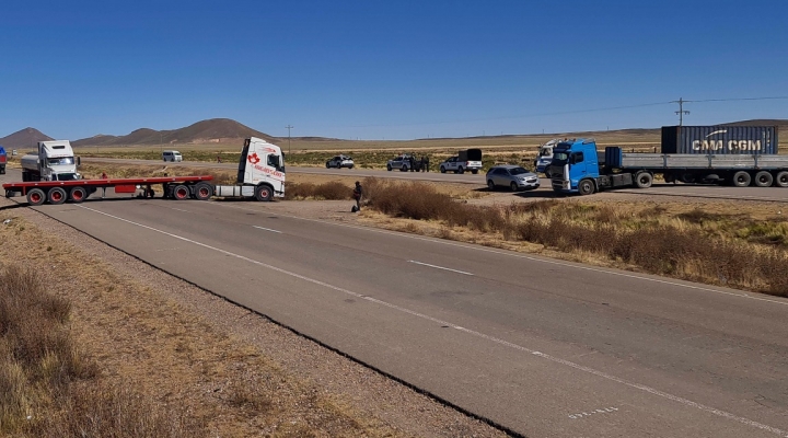 Transporte pesado no irá a la reunión con Montaño y afirma que no traicionará a sus bases que piden reunión solo con Arce