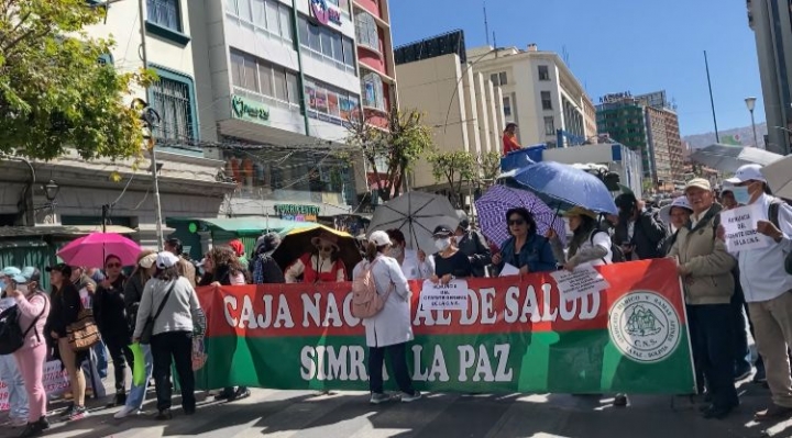 Sindicato médico asegura que el paro en la CNS es a  medias porque hay personal a contrato que no puede protestar