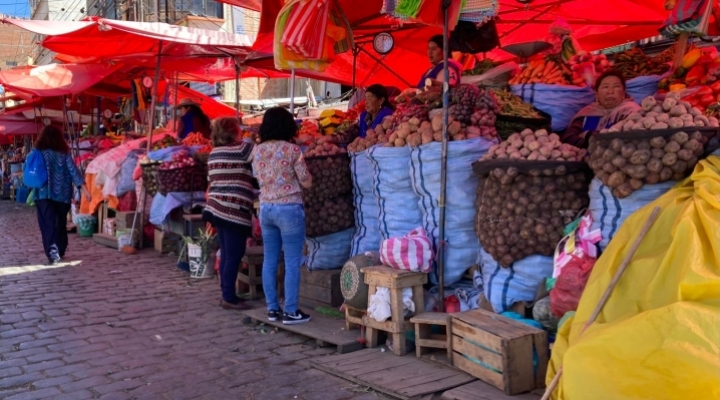 Bajan precios de la cebolla, tomate y locoto, pero no llegan a su costo habitual