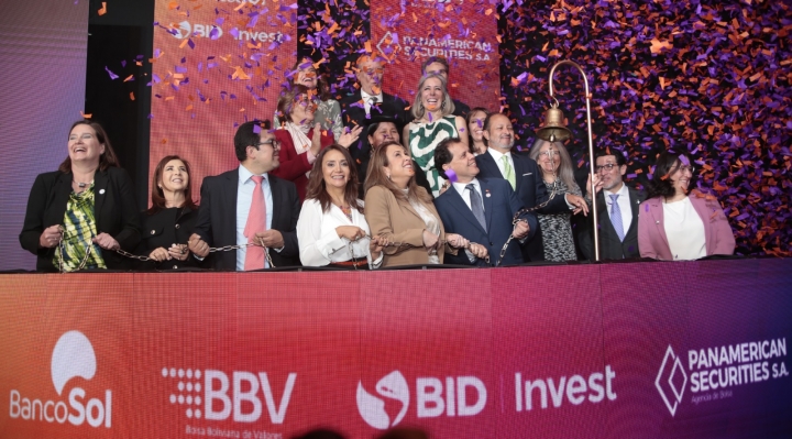 BancoSol y BID Invest promueven los negocios liderados por mujeres a través del primer bono de género en Bolivia