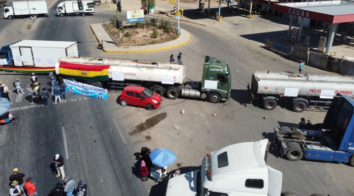 Dirigentes del transporte sugieren a  la población abastecerse de alimentos  porque el bloqueo será indefinido