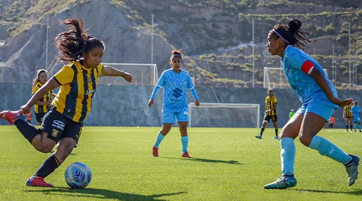 Bolívar y The Strongest empatan el primer clásico de la Liga Femenina 