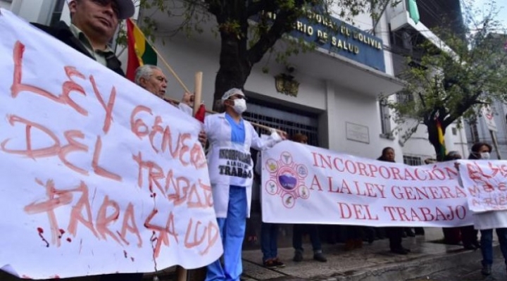 Ministra de Salud pide a médicos levantar paro por inconstitucional; médicos responden que irán a la huelga