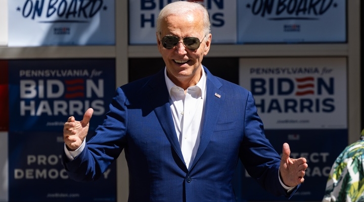 Los legisladores demócratas evalúan divididos el apoyo a Biden como candidato