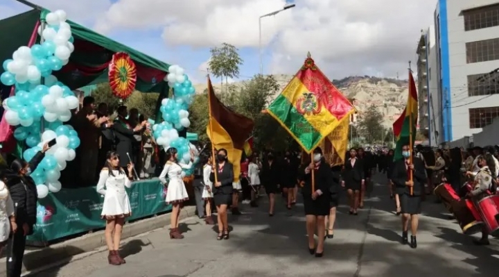 Este viernes desfilan escolares y organizaciones  de macrodistritos Centro, San Antonio y Mallasa