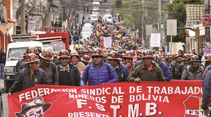 Se anula laudo arbitral que favorecía a mineros de San Cristóbal y se teme agravamiento del conflicto