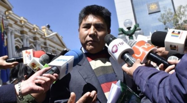 Ante anuncio de sanción: Anssclapol no permitirá proceso a policía que grabó ebrio a gobernador de Oruro