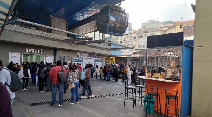 A dos días del cierre del empadronamiento, aún hay filas largas en puntos de registro