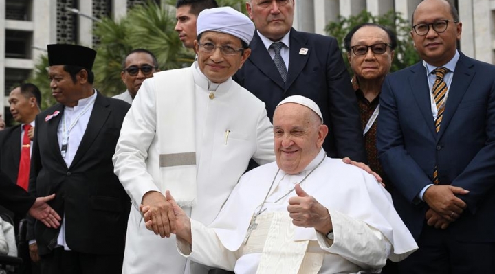 La Policía de Indonesia detiene a siete personas que pretendían atacar al papa Francisco