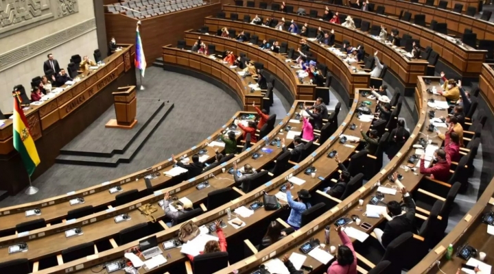 Diputados solicitan garantías para sesionar en La Paz; Senadores se reunirán en Uyuni