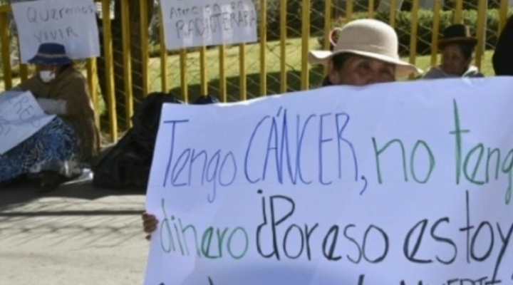 Enfermos con cáncer exhortan a Gobierno para que llegue a un acuerdo con médicos