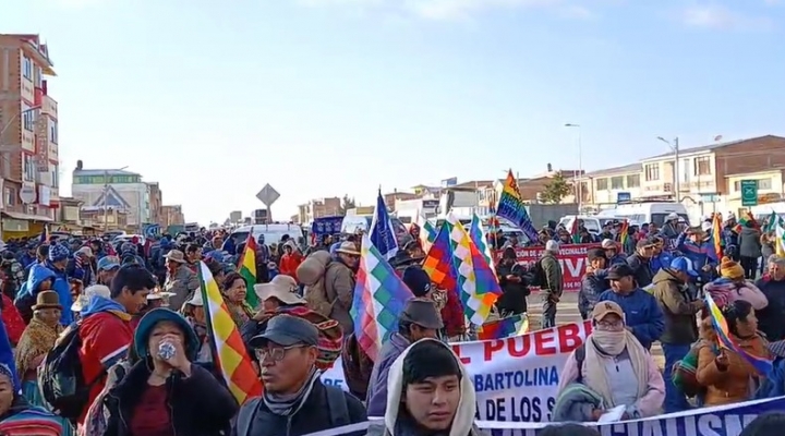 Organizaciones afines al evismo se reúnen en Caracollo y se aprestan a iniciar marcha hacia La Paz