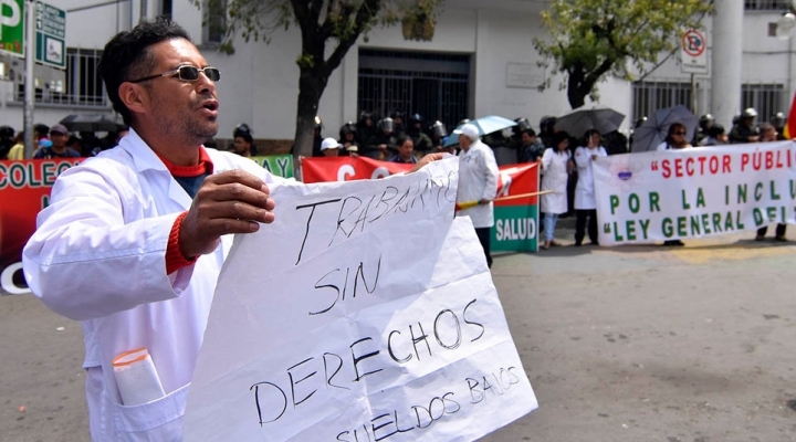 Médicos amenazan con un paro de 5 días si se aprueba la reforma a la Ley de Pensiones