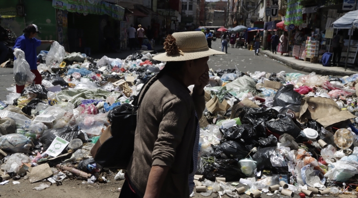 Cochabamba vive emergencia sanitaria por acumulación de basura en la urbe