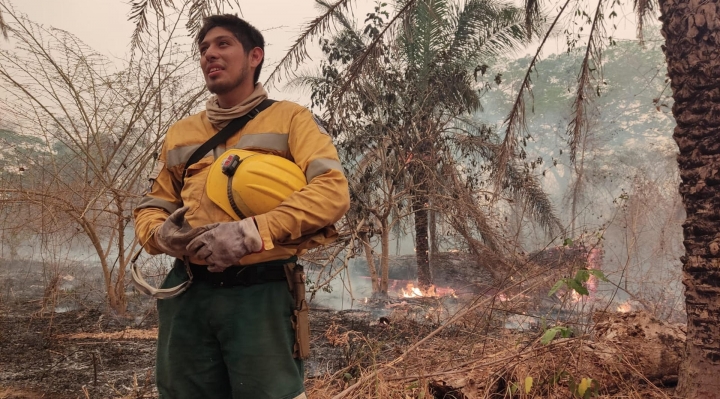  Incendios en Bolivia "escapan a cualquier capacidad de contenerlos", según bombero español